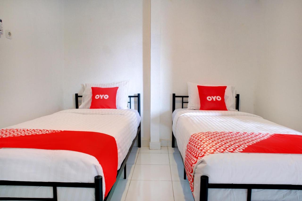 Oyo 3690 Wisma Yani Syariah Padang  Eksteriør billede